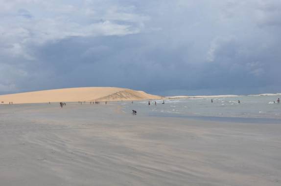 Duna e praia em Jericoacoara - CE